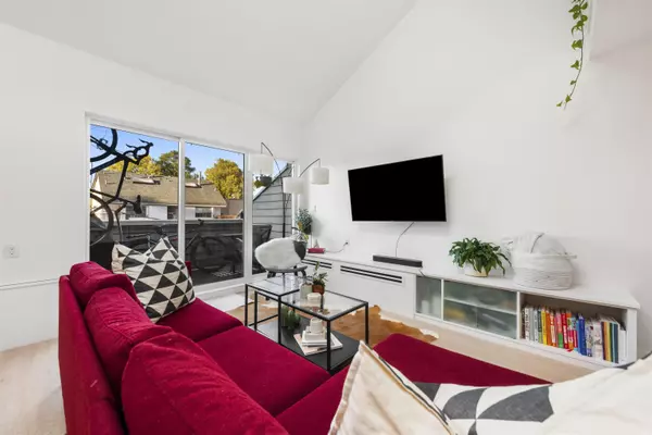 Vancouver, BC V6K 1C4,2125 York AVE #PH7