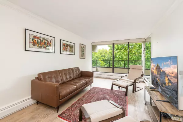 Vancouver, BC V6G 2Y3,1995 Beach AVE #201
