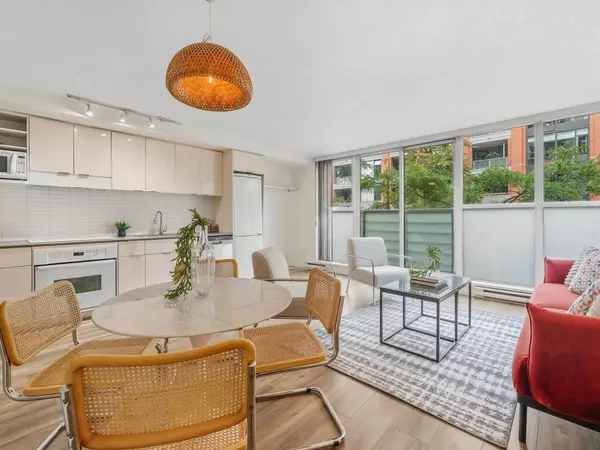 168 Powell ST #209, Vancouver, BC V6A 0B2