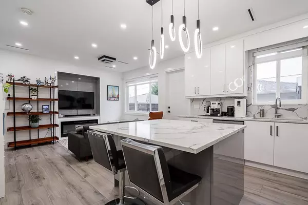 4675 Canada WAY ##2, Burnaby, BC V5G 1K9