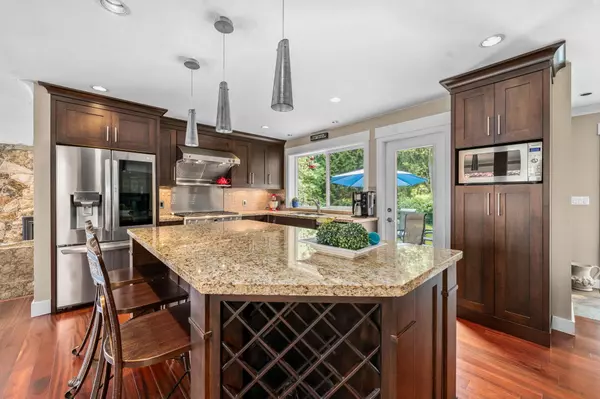 North Vancouver, BC V7G 1Z5,871 Fairway DR