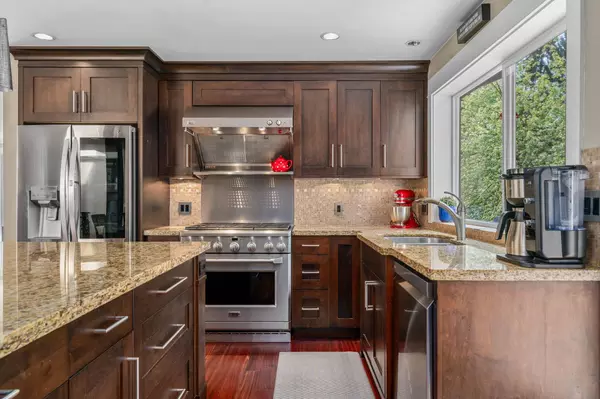North Vancouver, BC V7G 1Z5,871 Fairway DR