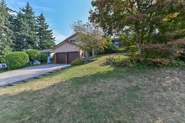 2272 Bevan CRES Abbotsford, BC V2T 3Z5