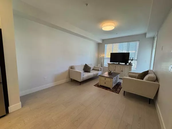 Maple Ridge, BC V2X 6W9,11655 Fraser St #402