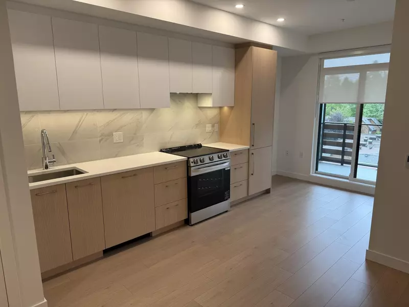 150 James #503, Port Moody, BC V3H 0N7