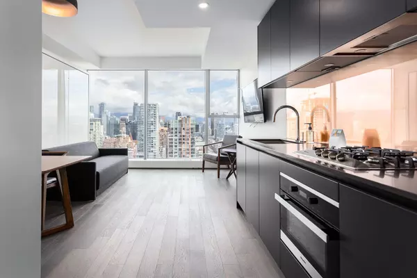 Vancouver, BC V6Z 1C4,1480 Howe Street #4007