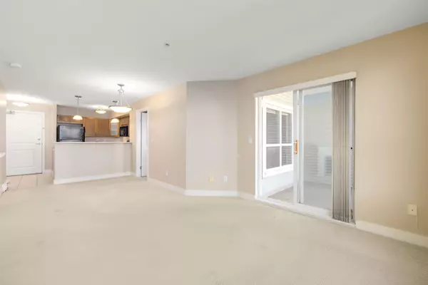 Surrey, BC V4A 1V4,15265 17a AVE #305