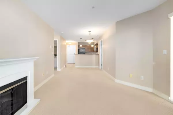 Surrey, BC V4A 1V4,15265 17a AVE #305