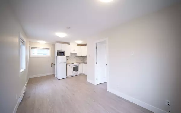 Coquitlam, BC V3K 2B2,1044 Quadling AVE #Laneway