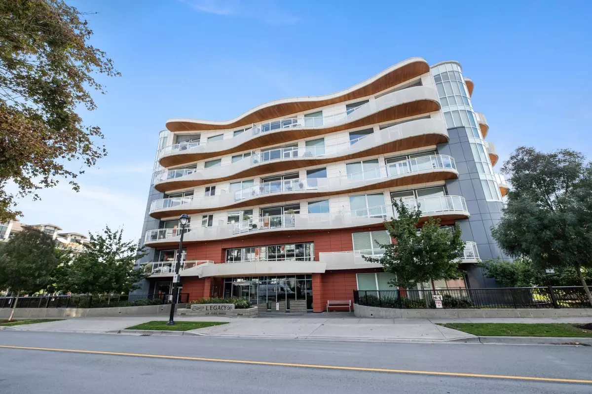 Langley, BC V3A 0N2,20416 Park AVE #511