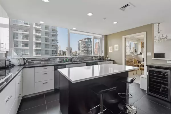 Vancouver, BC V6G 3H3,1777 Bayshore DR #100X