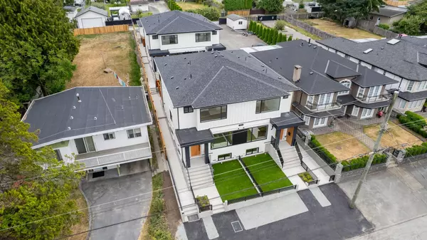 Burnaby, BC V5E 2H6,7822 Goodlad ST #2