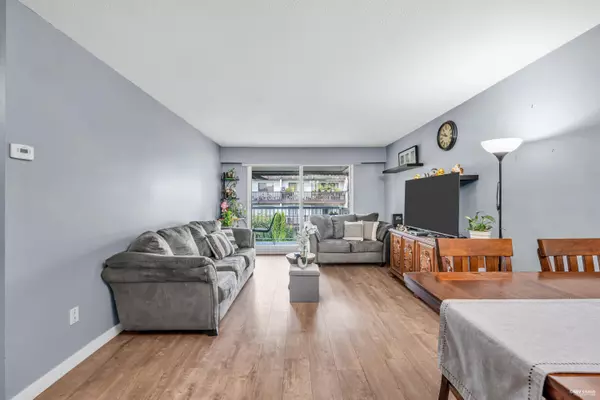 371 Ellesmere AVE #302, Burnaby, BC V5B 3T1