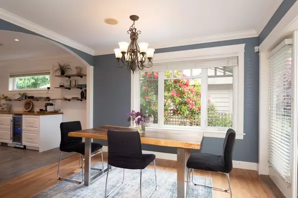 West Vancouver, BC V7T 2M5,1050 11th ST