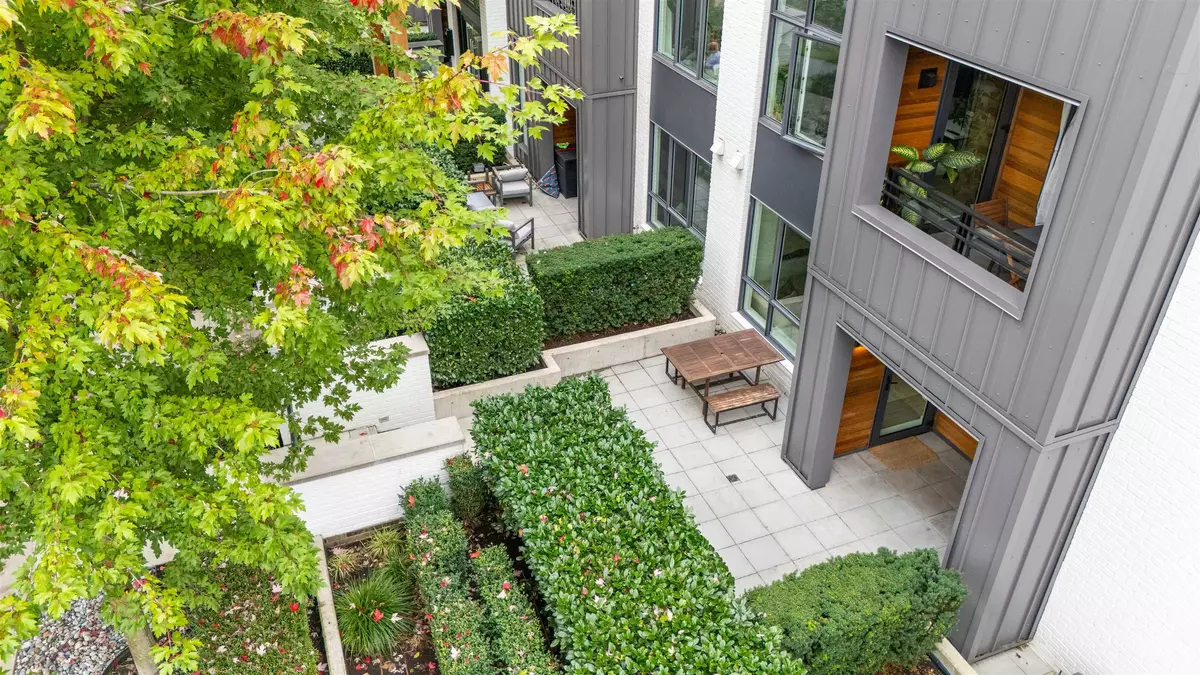 North Vancouver, BC V7L 1G8,733 E 3rd ST #102