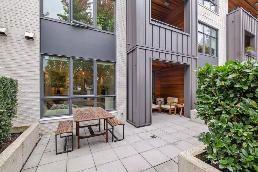 733 E 3rd ST #102, North Vancouver, BC V7L 1G8