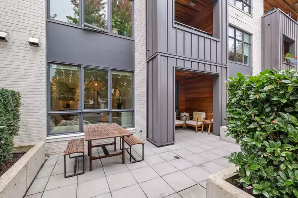 733 E 3rd ST #102, North Vancouver, BC V7L 1G8