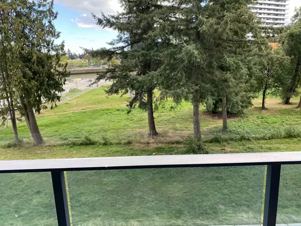13428 105 AVE #307, Surrey, BC V3T 0S6
