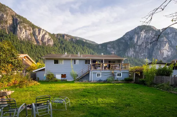 Squamish, BC V8B 0X6,38159 Hemlock AVE