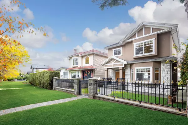 Vancouver, BC V5X 2H8,260 W 63rd AVE