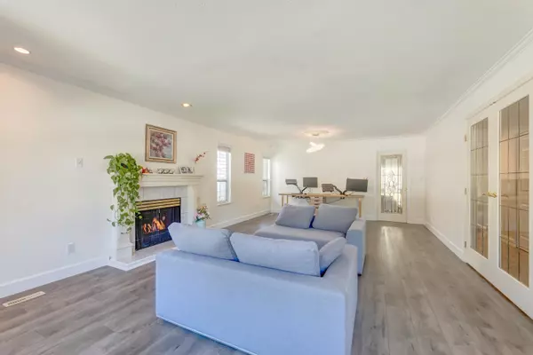 Maple Ridge, BC V2X 0S7,22970 126 AVE