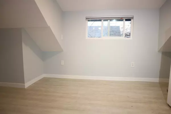 Vancouver, BC V5T 2H9,796 E 12 ST #Top