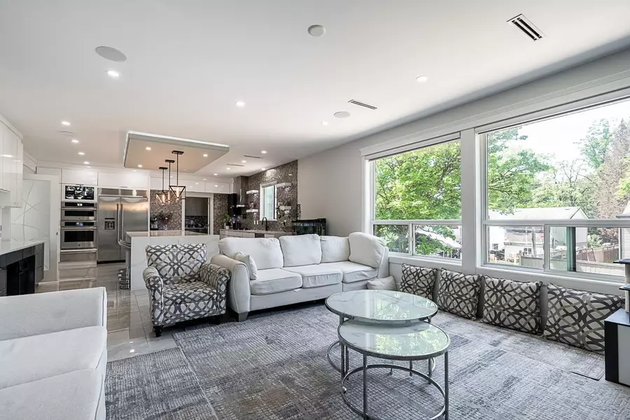 9417 132a ST, Surrey, BC V3V 6W3