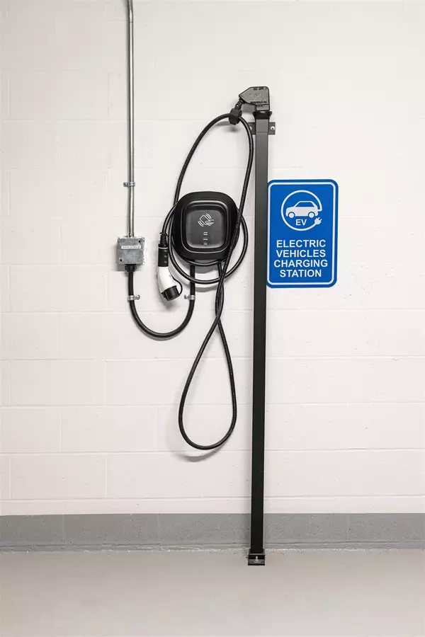 3888 Evergreen PL #606 Burnaby, BC V3J 0M3