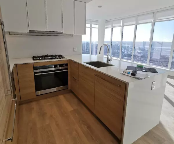 Coquitlam, BC V3K 0G9,1045 Austin AVE #1204