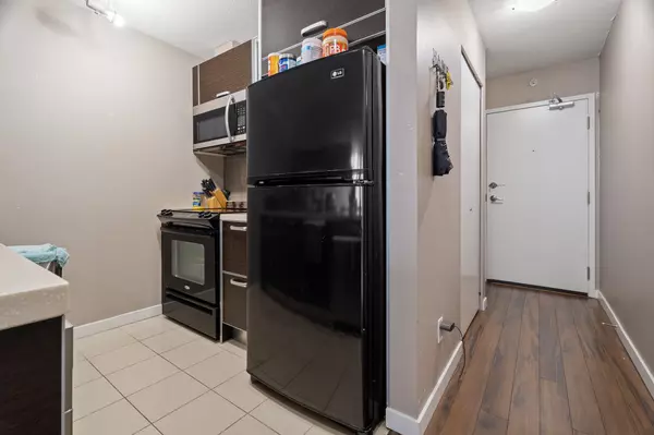 13688 100 AVE #3008 Surrey, BC V3T 0G5