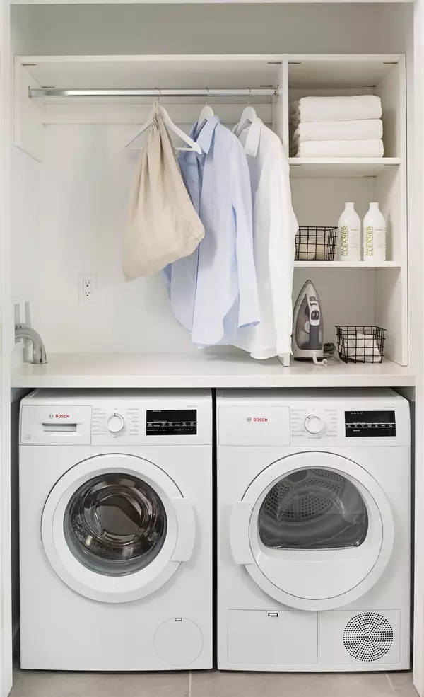 3888 Evergreen PL #504 Burnaby, BC V3J 0M3