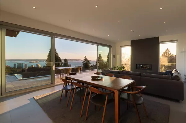 West Vancouver, BC V7V 4E4,1715 22nd ST