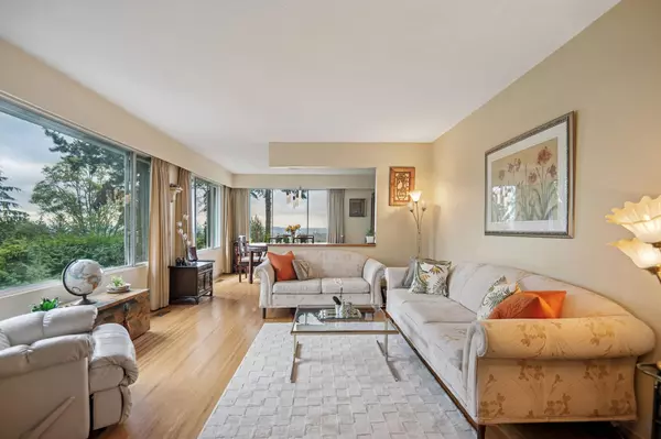 1089 Kilmer RD, North Vancouver, BC V7K 1P9