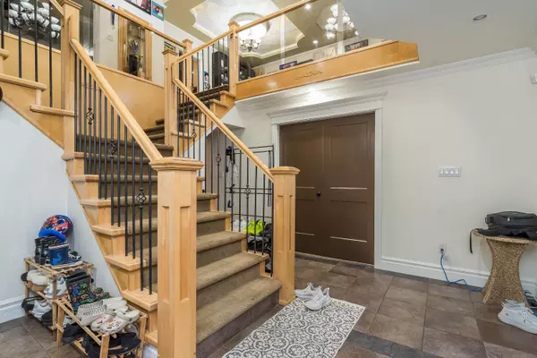 Surrey, BC V3W 2E5,13027 68 AVE