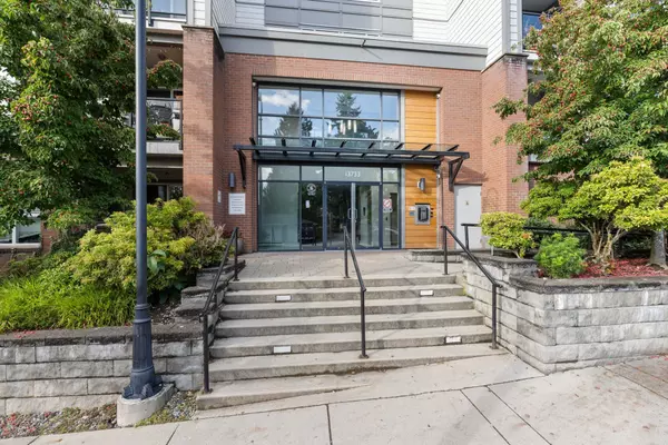 Surrey, BC V3T 0B7,13733 107a AVE #524