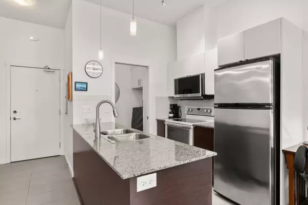 Surrey, BC V3T 0B7,13733 107a AVE #524