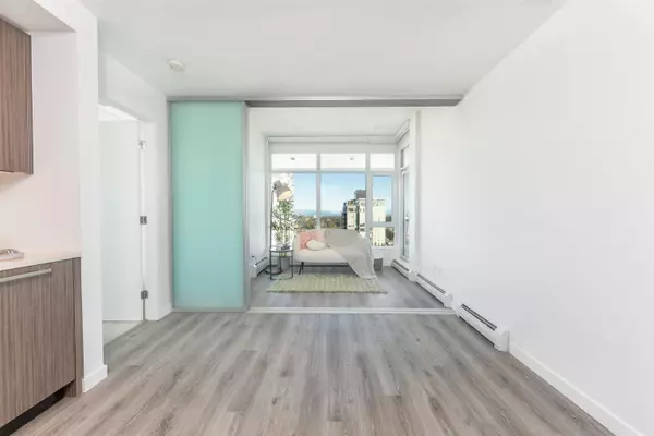 Surrey, BC V3T 0S1,13350 Central AVE #3305