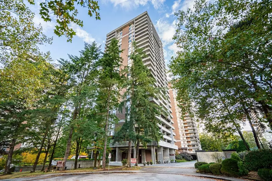 3755 Bartlett CT #406, Burnaby, BC V3J 7G7