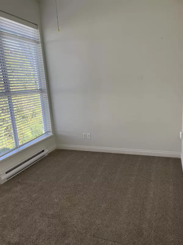 North Vancouver, BC V7G 2S9,3629 Deercrest DR #524