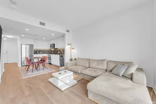 North Vancouver, BC V7J 1H3,1401 Hunter ST #2402