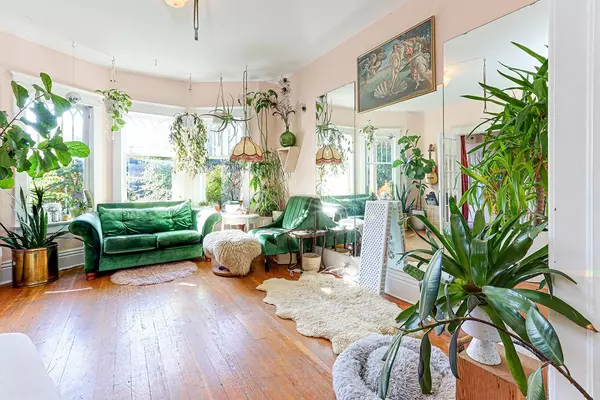 Vancouver, BC V5T 2K6,333 E 13th AVE