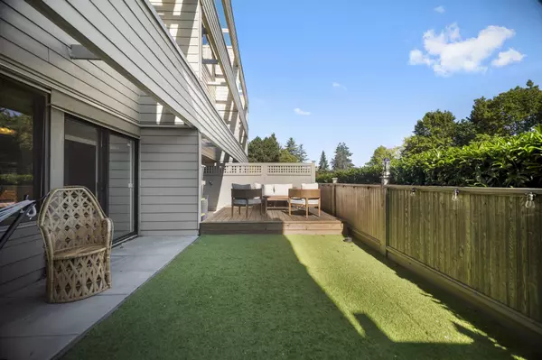 15272 19 AVE #103, Surrey, BC V4A 1X6