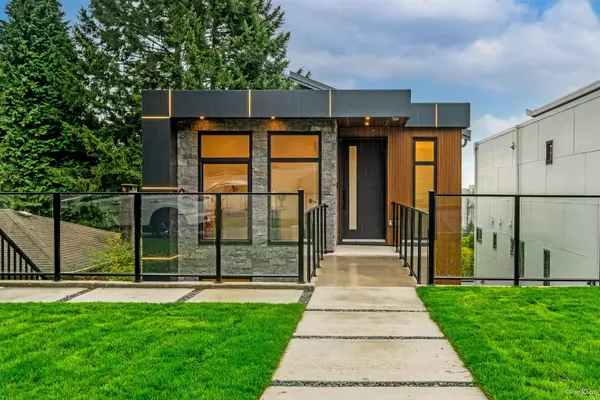973 Adderley ST, North Vancouver, BC V7L 1O4