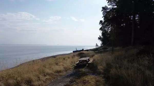 1820 Ellis RD Galiano Island, BC V0N 1P0