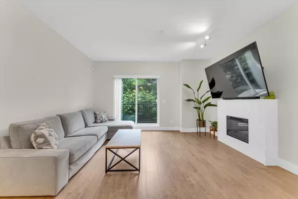 Burnaby, BC V5G 1E5,3888 Norfolk ST #206