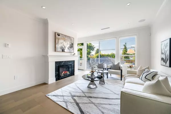 Burnaby, BC V5E 1N8,7381 Imperial ST