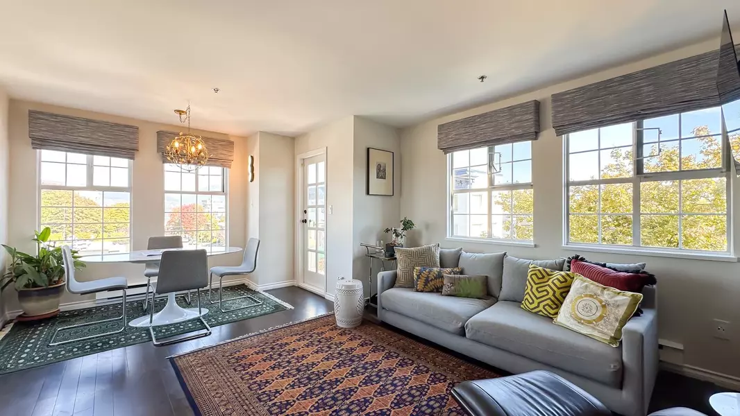 2091 Vine ST #402 PH2, Vancouver, BC V6K 4P7