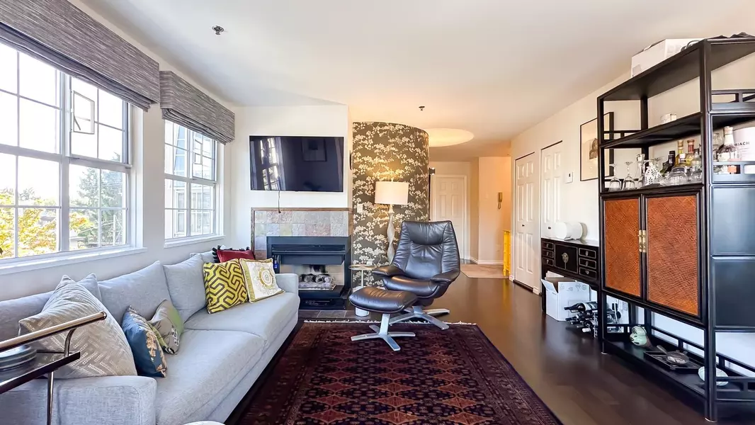 2091 Vine ST #402 PH2, Vancouver, BC V6K 4P7