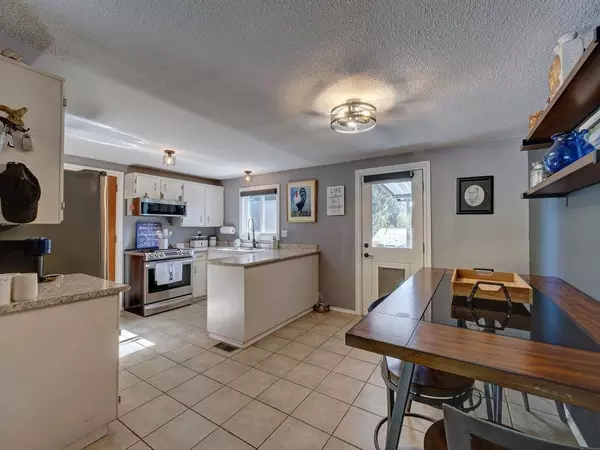 Sechelt, BC V7Z 0M5,6275 Norwest Bay RD