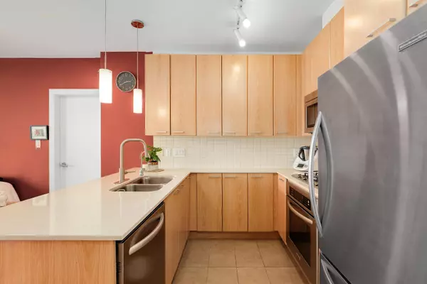Coquitlam, BC V3B 0H9,2955 Atlantic AVE #3705